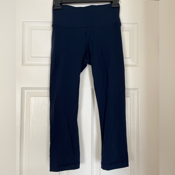 lululemon athletica Pants - Lululemon Wunder Under Cropped Leggings